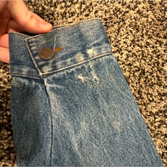 Perfectly worn distressed vintage Rustler Dark Wash Denim Jacket Size Large - Picture 3 of 7